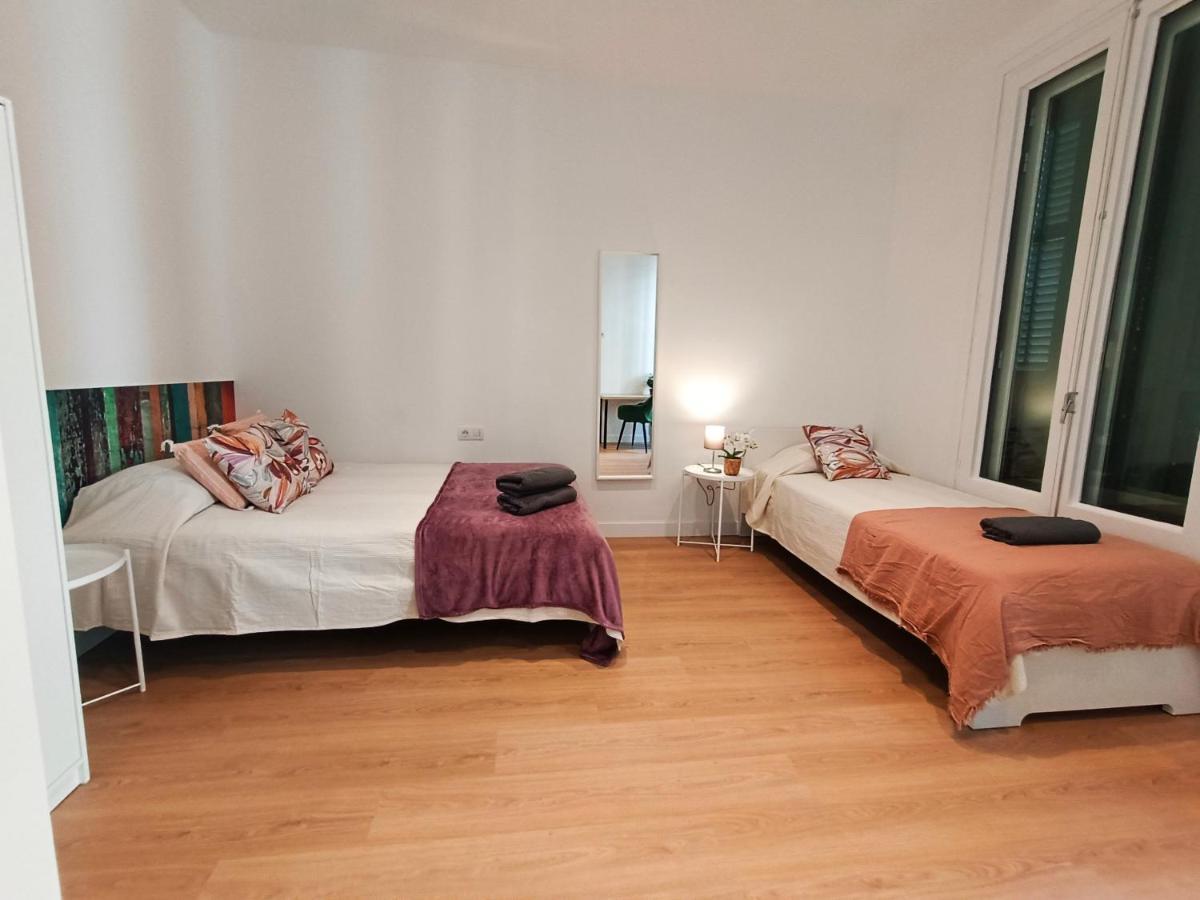 By Universitat Rooms Барселона Екстериор снимка