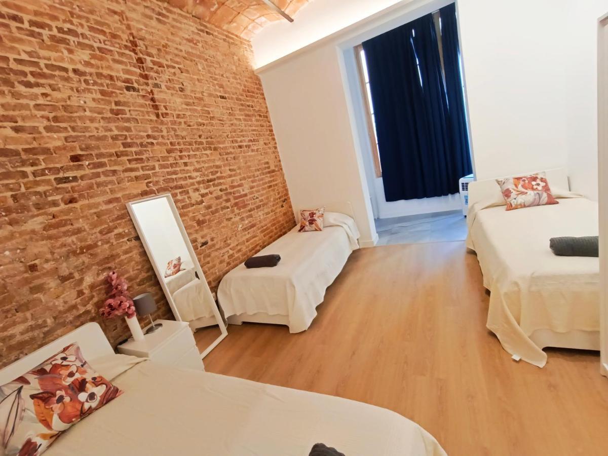By Universitat Rooms Барселона Екстериор снимка