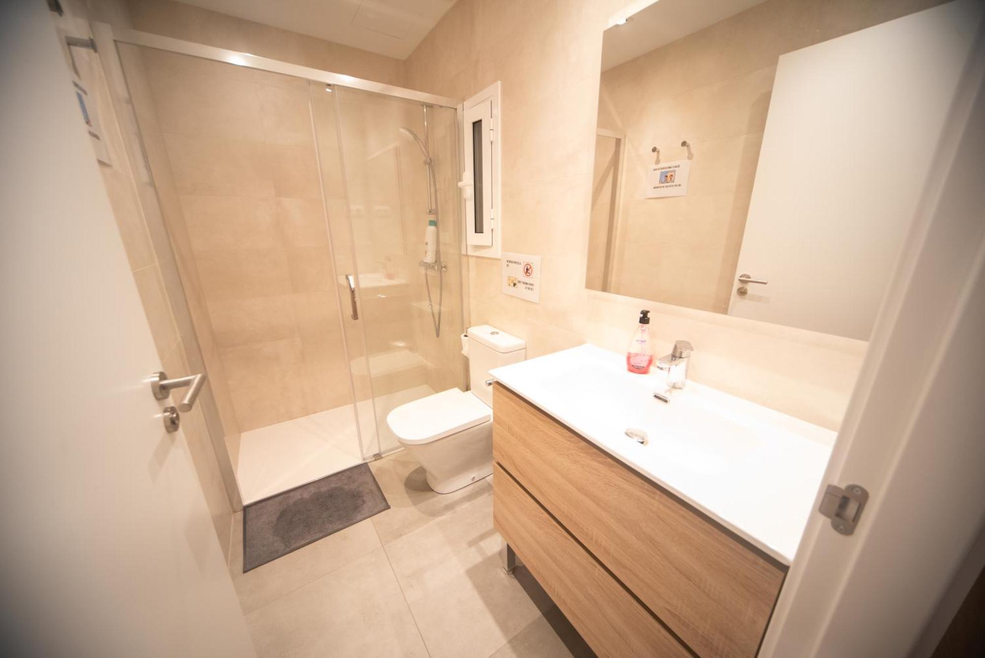 By Universitat Rooms Барселона Екстериор снимка